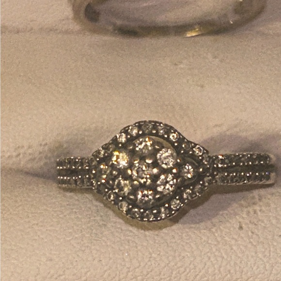 Wedding and Engagement rings. - Picture 7 of 8